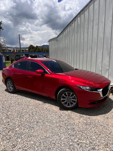 Mazda 3 Turing Hibrído ligero cojineria en cuero - imagen secundaria 1