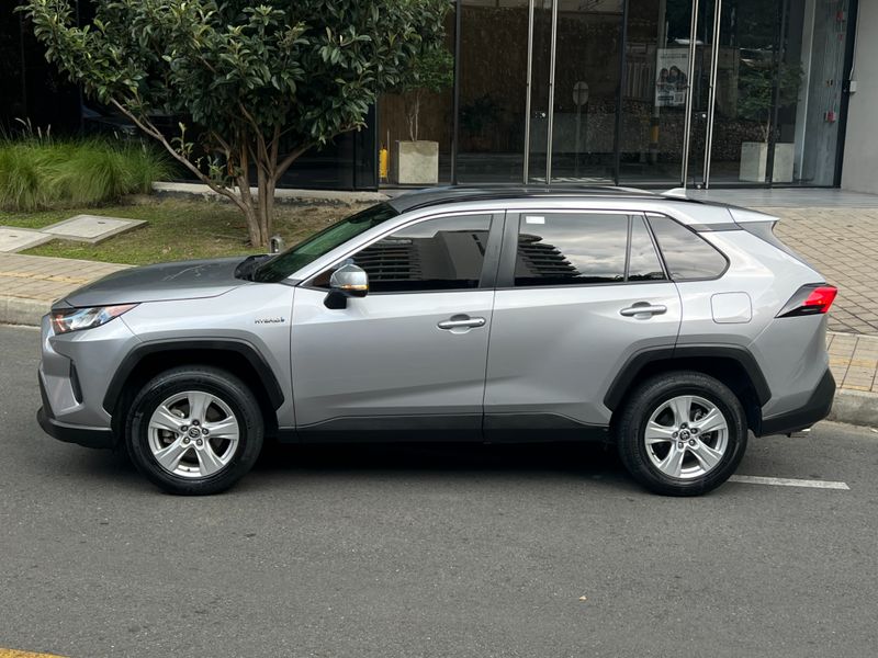 Toyota Rav4 Le HEV 2021 - imagen secundaria 1