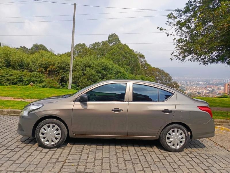 Nissan Versa 2021 Drive At - imagen secundaria 1