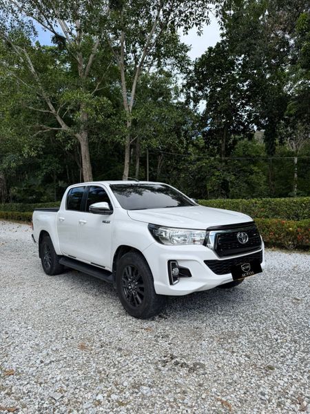 TOYOTA HILUX 2.4 DIÉSEL 4x4 - imagen secundaria 2