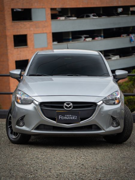 Mazda 2 Touring 2016 - imagen secundaria 1