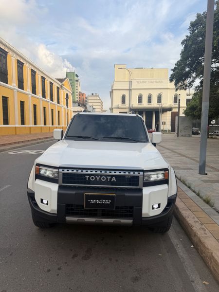 Toyota Prado TXL 2025 - imagen secundaria 1