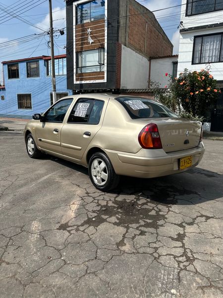 Se vende Renault Symbol modelo 2004 - imagen secundaria 2