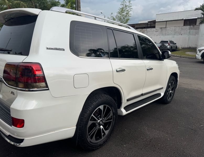 Toyota Land Cruiser 200 Sahara Lc200 - imagen secundaria 1