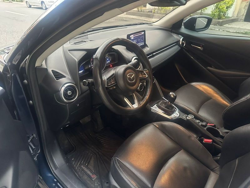 Mazda 2 Grand Touring - imagen secundaria 2