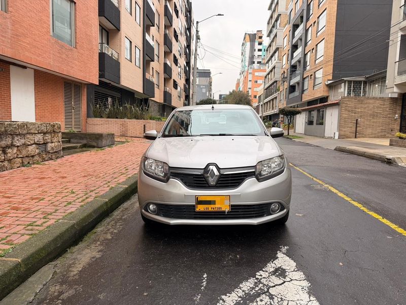 Renault Logan Privilege 2017 versión full equipo. - imagen secundaria 1