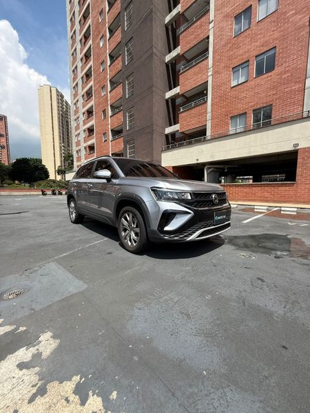 Volkswagen Taos Comfortline Select 2022 Automática Único Dueno 4x2 - imagen secundaria 2