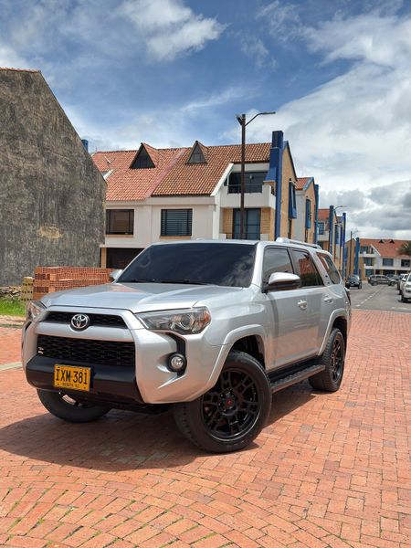 Toyota 4Runner SR5 FI 2016 - imagen 1