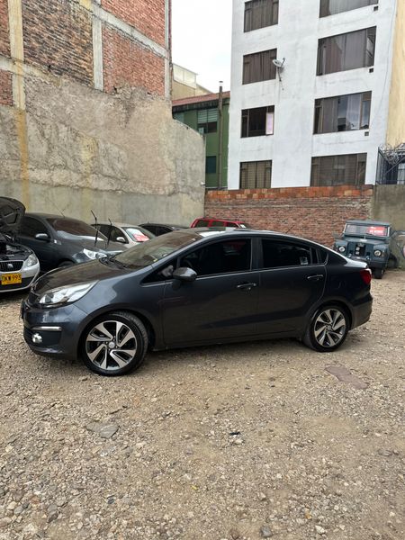 kIA RIO UBX - imagen secundaria 1