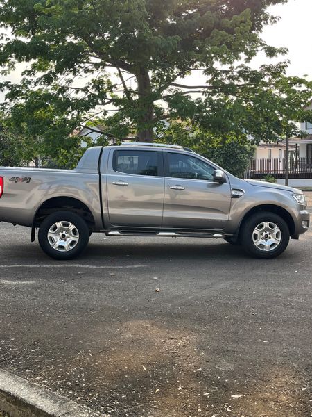 FORD RANGER LIMITED - imagen secundaria 1
