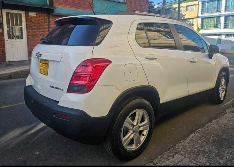 CHEVROLET TRACKER 2015 - imagen secundaria 2