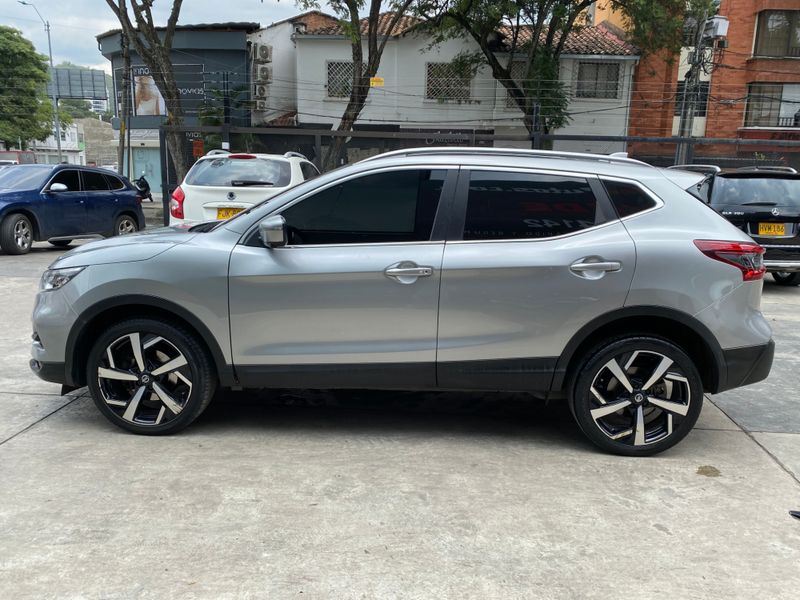 NISSAN QASHQAI 2020 EXCLUSIVE 2.0 4X4 - 31.000 KMS - imagen secundaria 1