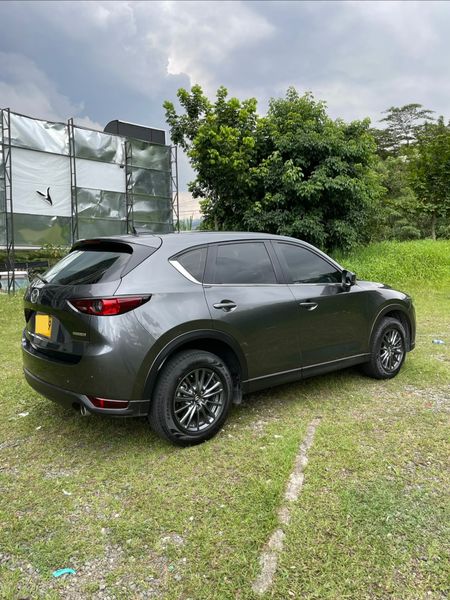 Mazda CX-5 Touring 2.5  Modelo 2022 - imagen secundaria 2