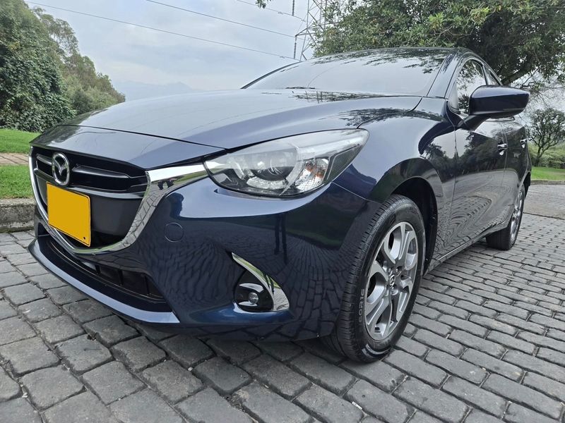 Mazda 2 Sport Grand Touring LX - imagen secundaria 1