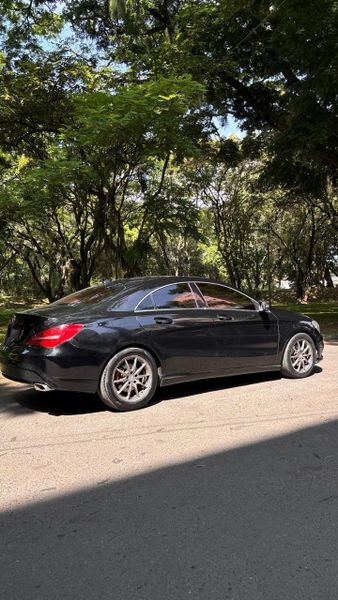 Mercedes Benz CLA200 - imagen secundaria 1