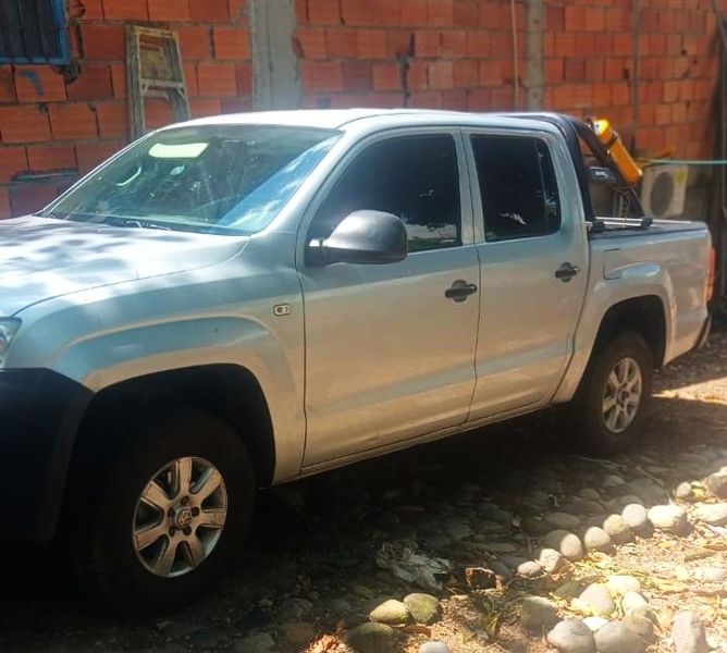 Vendo Volkswagen Amarok sin motos - imagen secundaria 1