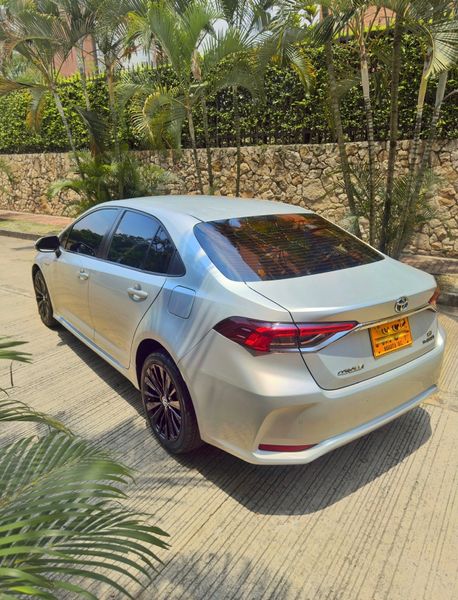 Toyota Corolla Xei Hibrido 2022 - imagen secundaria 1