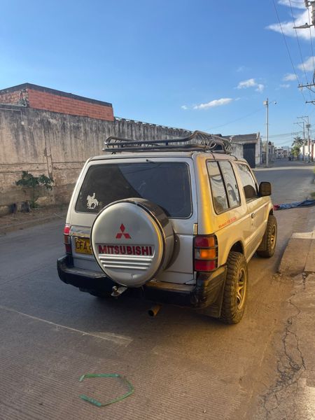 Mitsubishi Montero 4x4 - imagen secundaria 2