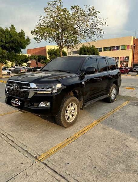 Toyota Lc 200 Sahara Blindada - imagen secundaria 2