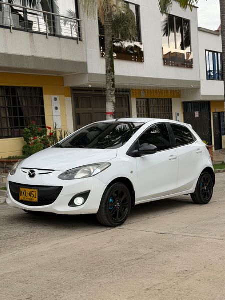 Mazda 2 2012 full equipo - imagen secundaria 2