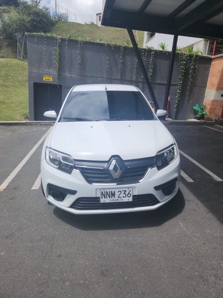 Renaul Logan 2025 - Placa blanca - imagen 1