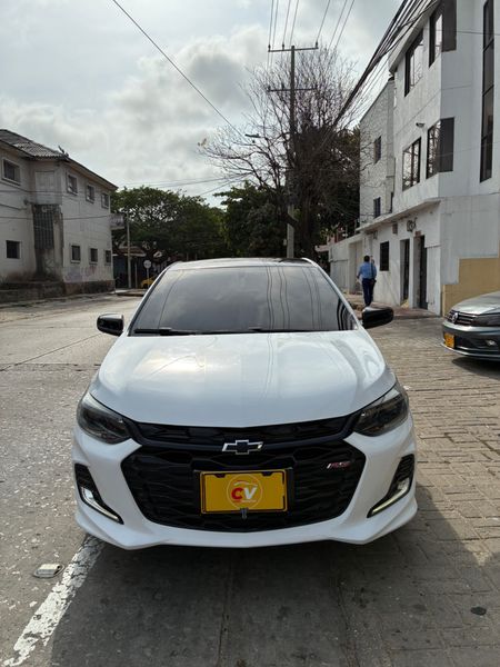 Chevrolet Onix Rs - imagen secundaria 1