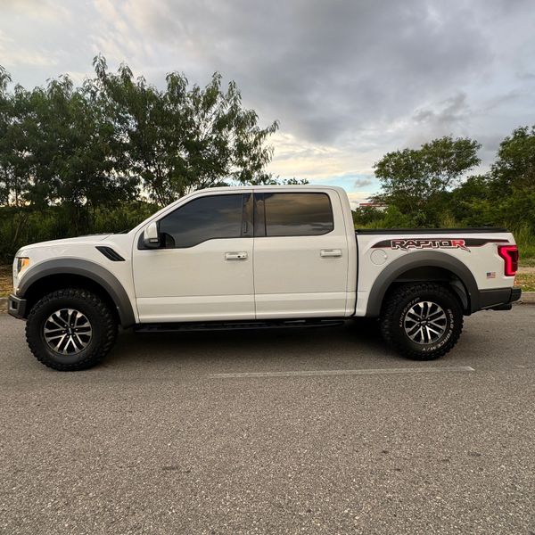 Ford F-150 Raptor 2019 - imagen secundaria 1