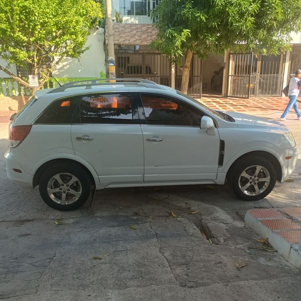 Se vende Chevrolet Captiva 2011 - imagen secundaria 2