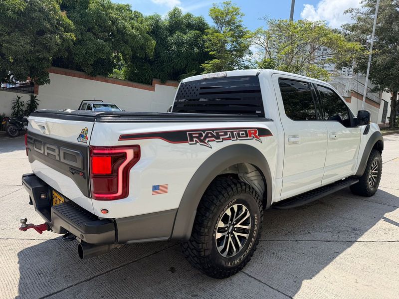 Ford f-150 Raptor - imagen secundaria 2