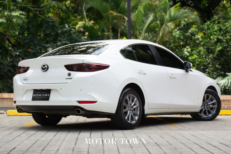 Mazda 3 Touring 2021 - imagen secundaria 2