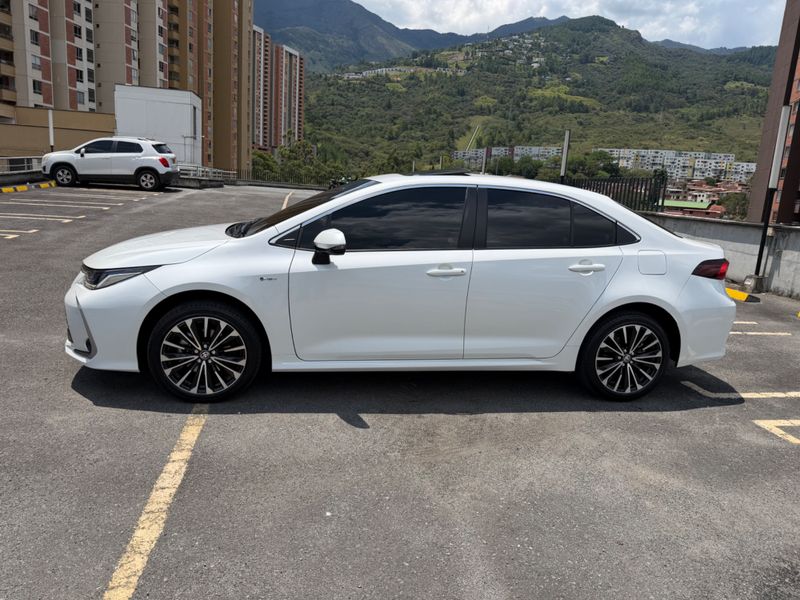 Toyota Corolla 2026 SEG 2700km - imagen secundaria 1