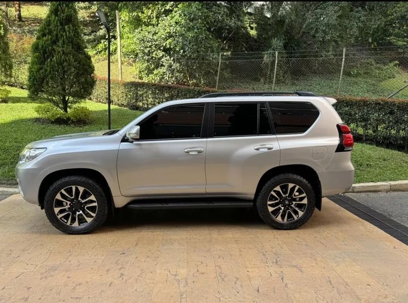 Toyota Prado TXL 2024 - imagen secundaria 2