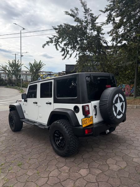 JEEP WRANGLER UNLIMITED SPORT - imagen secundaria 2