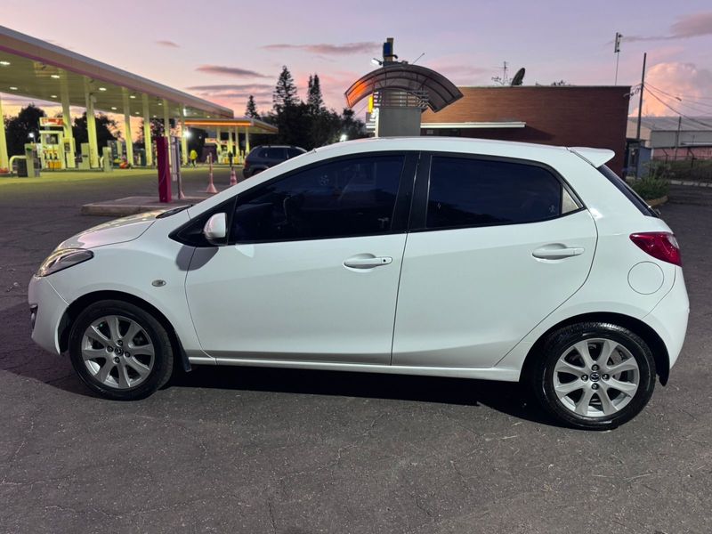 Mazda 2 2014 1.500 - imagen secundaria 2