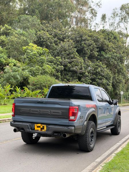FORD F-150 RAPTOR 2023 - imagen secundaria 2