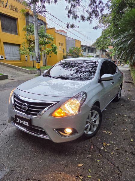 NISSAN VERSA ADVANCED 2018 - imagen 1
