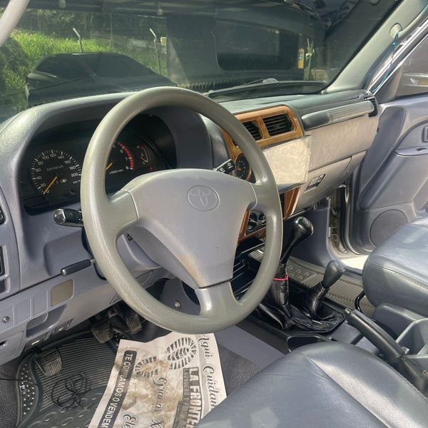 Toyota Prado VX Modelo 2001 - imagen secundaria 2