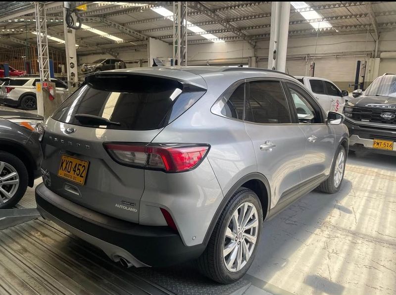 Ford Escape Titanium 2022 - imagen secundaria 2
