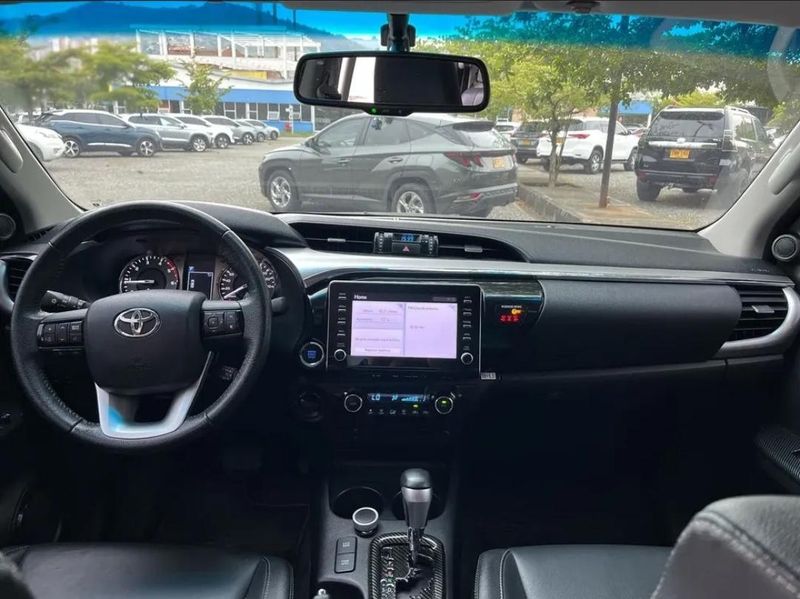 Toyota Hilux 2021 - imagen secundaria 2
