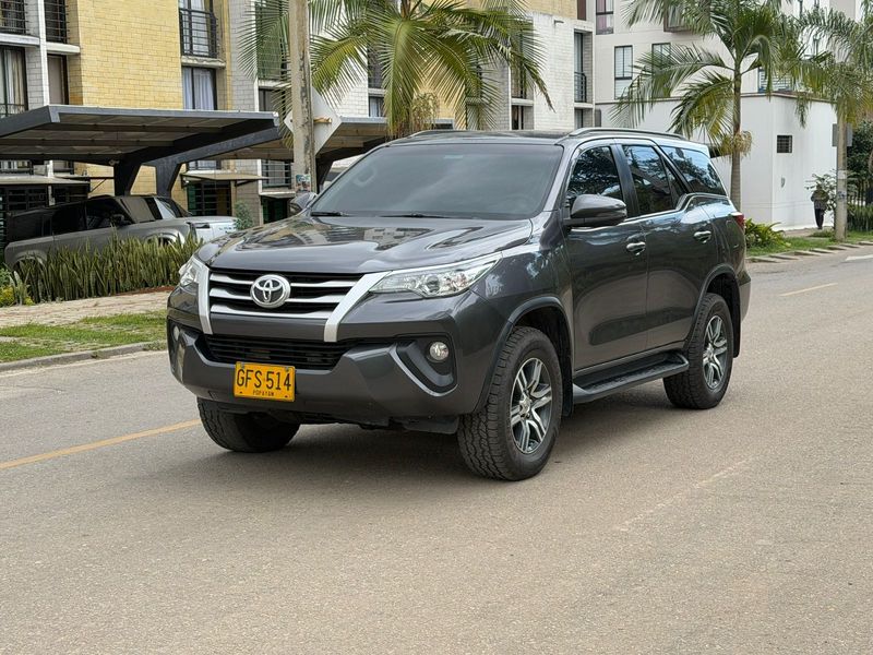 Toyota fortuner gasolina 2020 - imagen secundaria 2