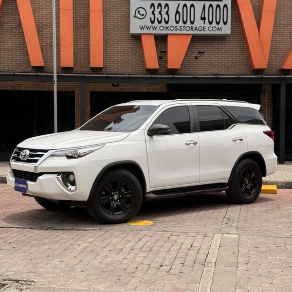 Toyota Fortuner SRV 2019 Blindaje 2 Plus - imagen secundaria 2