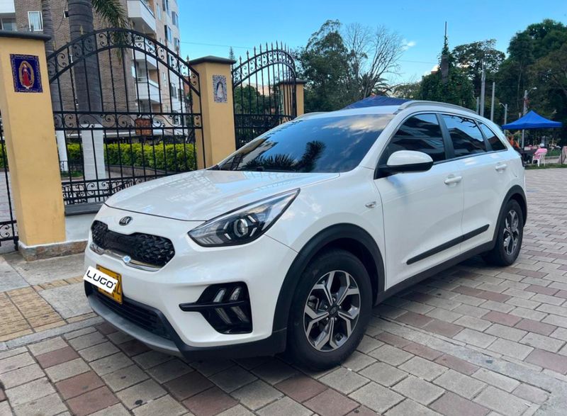 Kia Niro Desire 2021 - imagen 1