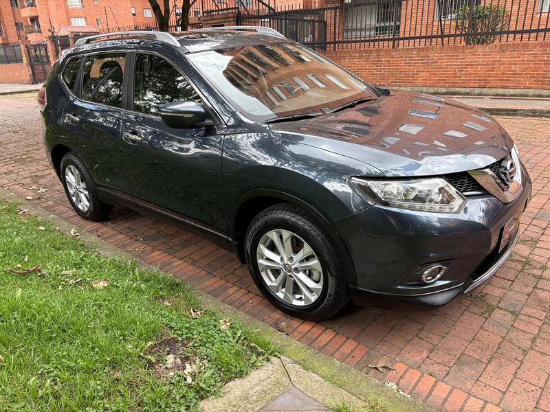 NISSAN X-TRAIL 2018 4x2  FULL EQUIPO IMPECABLE - imagen secundaria 1