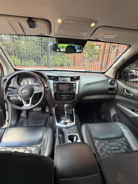 NISSAN FRONTIER LE 4X4 AUTOMATICA DIESEL - imagen secundaria 2