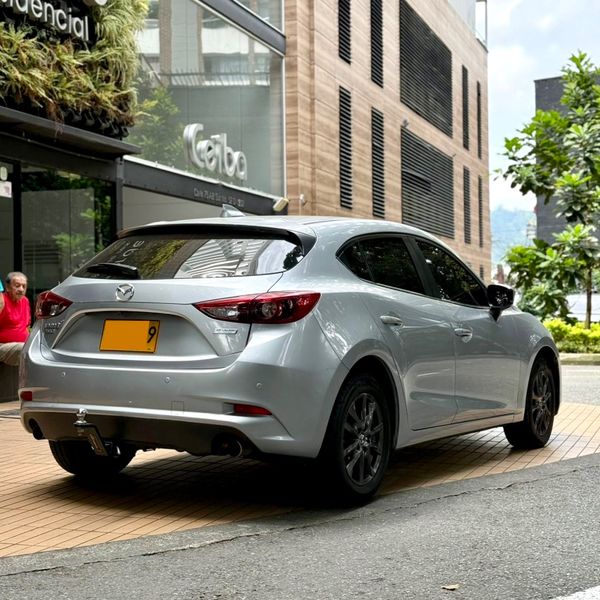 Mazda 3 - imagen secundaria 2