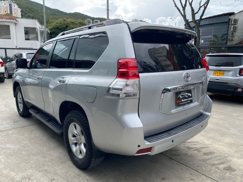 TOYOTA PRADO TX 4.0 GASOLINA BLINDADA ACTUALIZADA 2011 - imagen secundaria 2