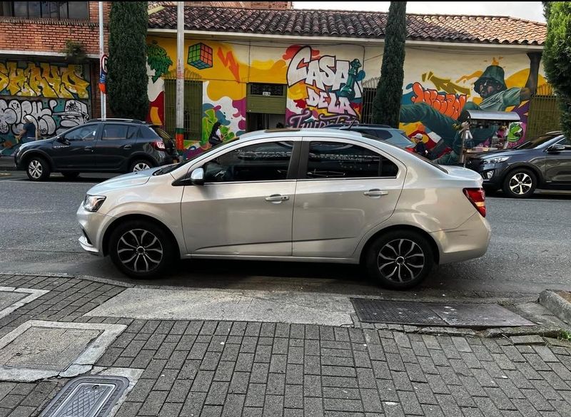 Chevrolet Sonic LTZ 2017 - imagen secundaria 2