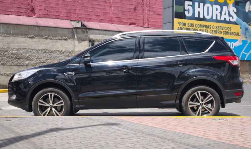 FORD ESCAPE 3 SE 2016 TP 2000CC 4X4 - imagen secundaria 2