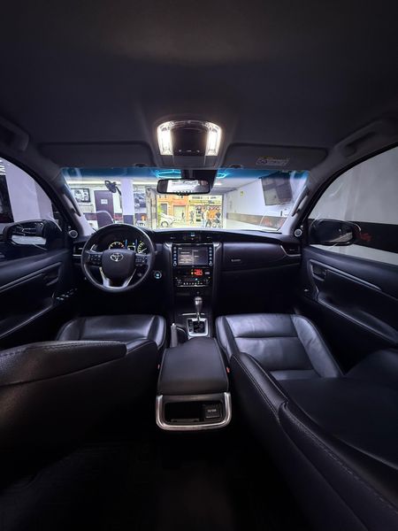 Toyota Fortuner Srv 2022 - imagen secundaria 2