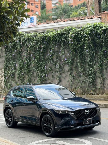 Mazda CX-5 Grand Touring Carbón Edition - imagen secundaria 2